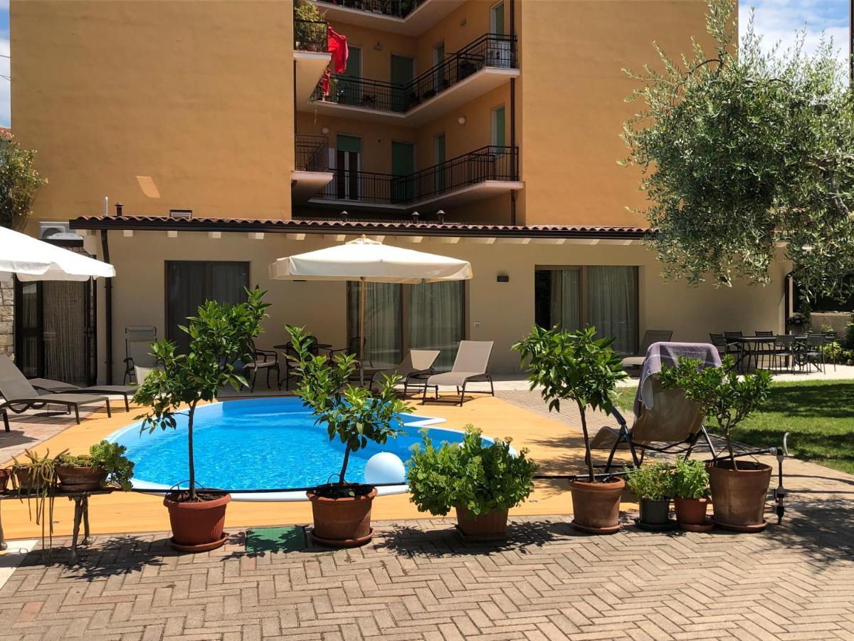 Appartamenti Villa Dall'Agnola Garda  Esterno foto
